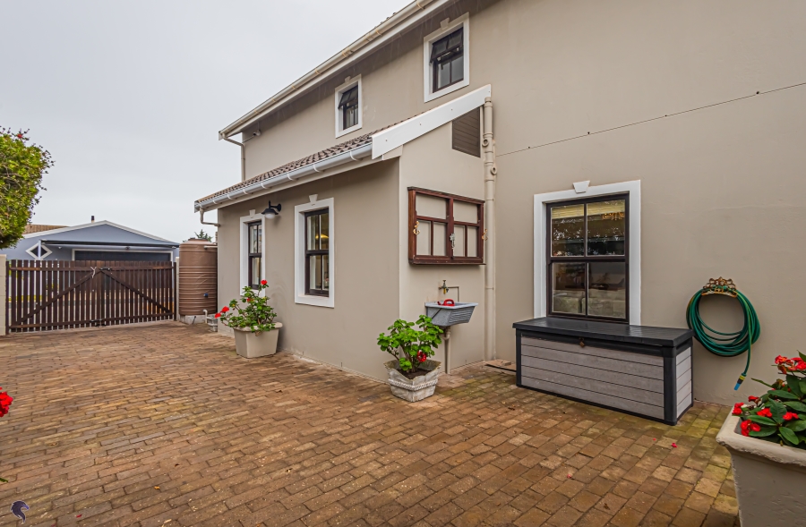 4 Bedroom Property for Sale in Country Club Western Cape